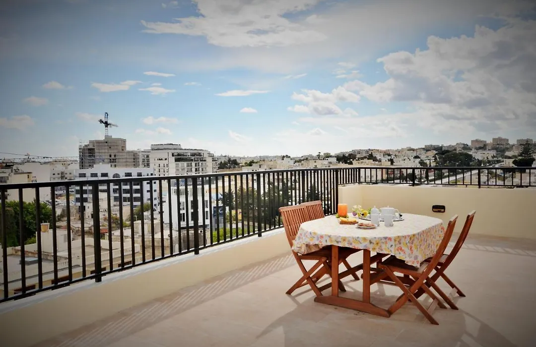 City Living Suite Tk 3 Rm 2-1