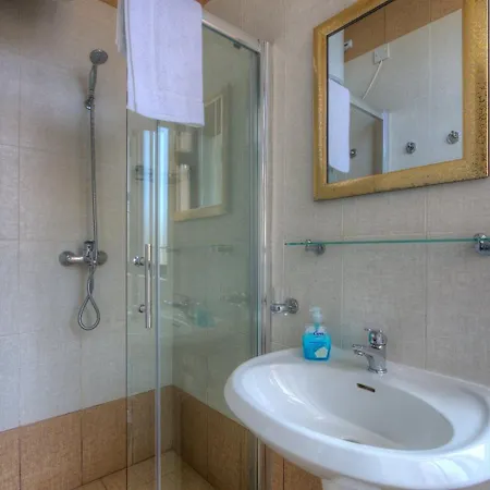 Green Grove Guest House-3